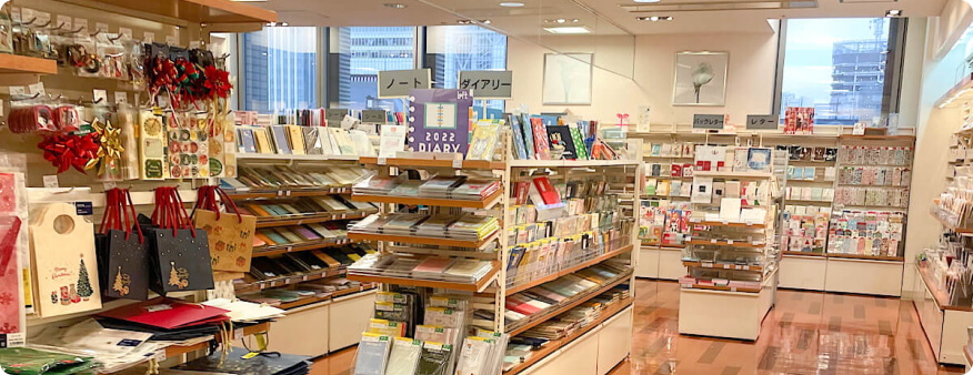 Khu trưng bày văn phòng phẩm trong một cửa hàng tại Nhật.